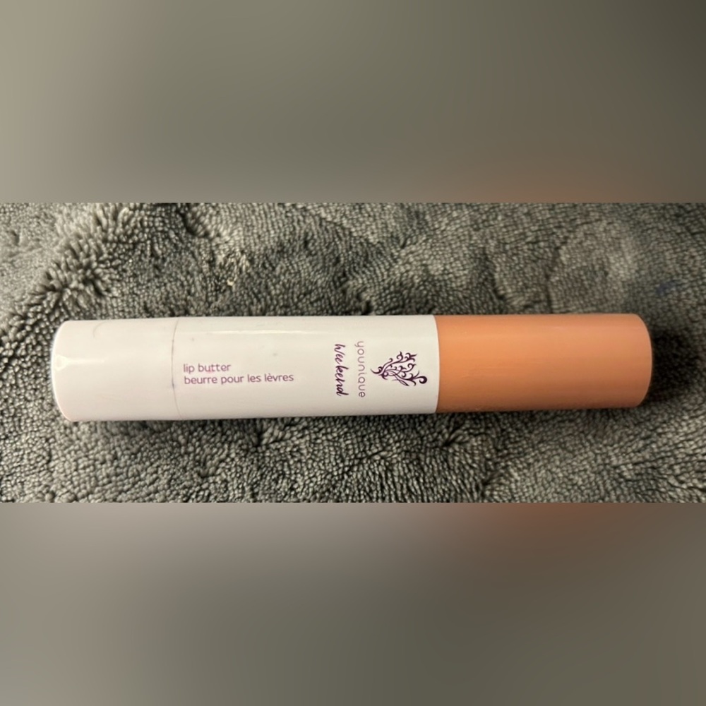 BN YOUNIQUE LIP BUTTER (Quick Getaway)